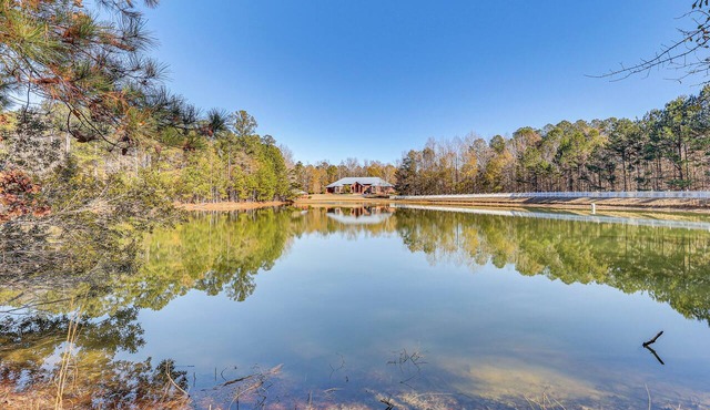 Scenic LaGrange Retreat! 3,600 Sq Ft, Pool Access
