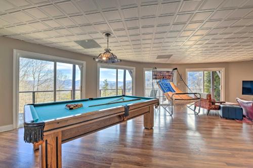 Scenic Pet-Friendly House w/Private Hot Tub!