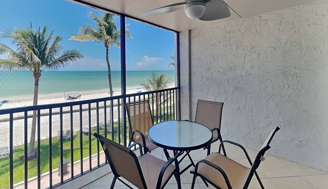 Seaside 208 | Modern Beachfront Escape w. Views