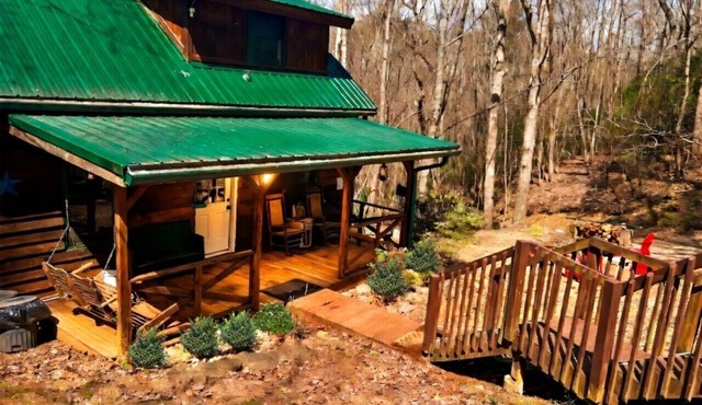 Secluded 1BR Cabin with Hot Tub, Wifi and Private Koi Pond