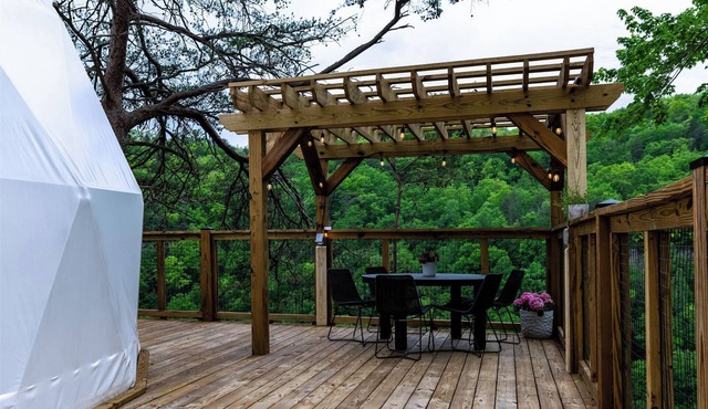 Secluded Dome Retreat - Private Hot Tub - Breathtaking Canyon Views