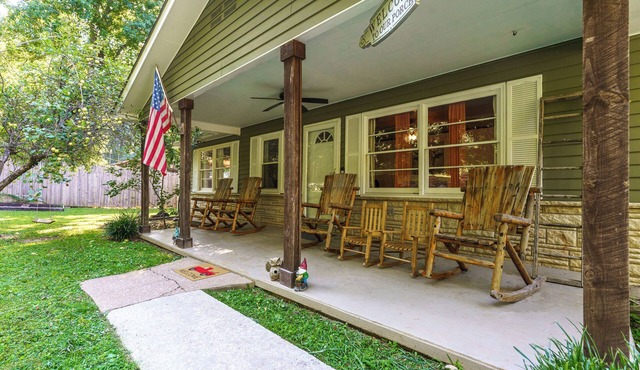 Secluded - Near Pigeon Forge + Gatlinburg! Hot Tub + Firepit + Game Room + WiFi
