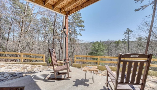 Selah - 12 min Dahlonega, Pool Table, Record Player, 5 Acres with Trails