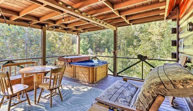 Serene Ellijay Escape w/ Fire Pit & Hot Tub!