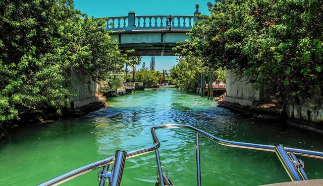 Serene family retreat on exclusive Duck Key Island!