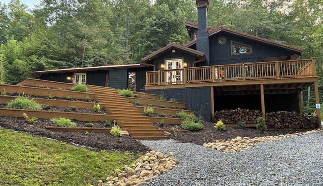Serene Highlands retreat with modern comforts, sauna and charm