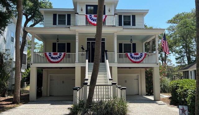Serene Lakeside Retreat, Golf Cart Included, 126 Sea Otter Lane