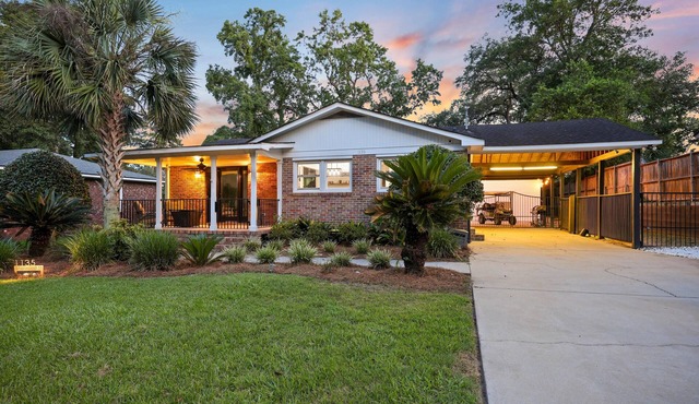 Sherwood Chic - Stylish Modern Home + Park Circle