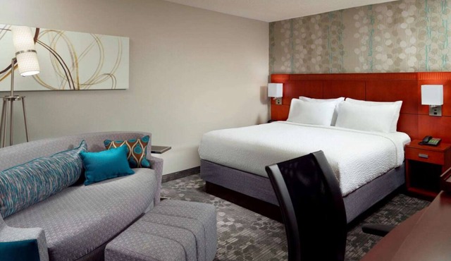 Shopping Spree at Atlantic Station! Pets Allowed, Onsite Parking, Swimming Pool!