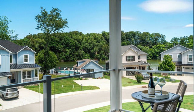Shoreside Getaway on Tims Ford Lake w/Pool Access