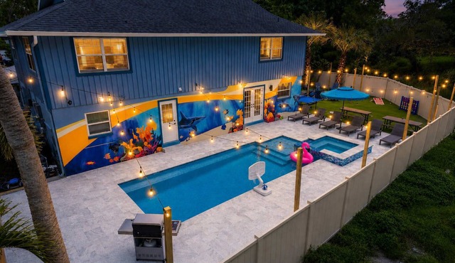 Sleeps 21 | Heated Pool, Spa, Mini Golf & Games