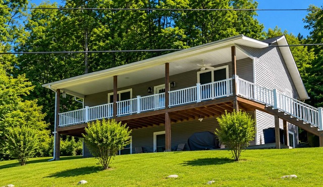 Sleeps10|Lakefront | Hot tub|Quiet Cove| Dock