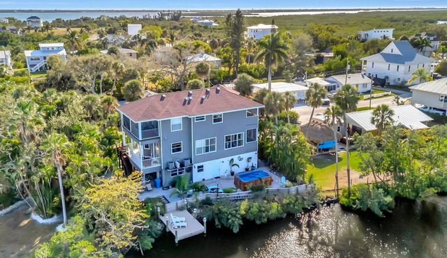 Soak in the Hot Tub Waterfront! Kayak off the dock