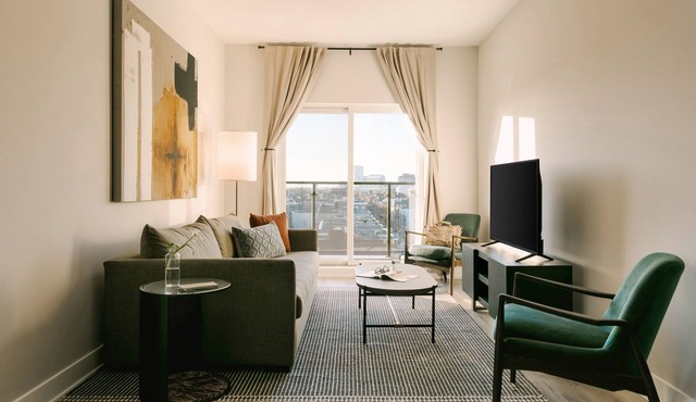 Sonder Ovation | Superior One-Bedroom Apartment w/Juliet Balcony