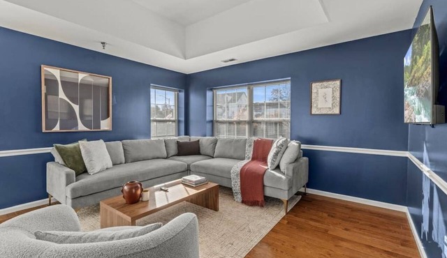 Spacious 2 BDR Central Newtown Hosted By StayRafa