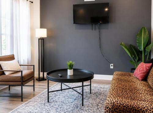 Spacious 2BR2BA for 6 3 Beds WD Fast WiFi