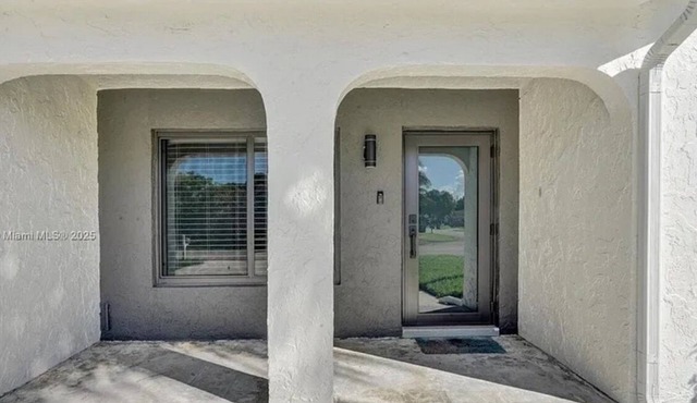 Spacious 3-bedroom Smart home in lovely North Lauderdale with AC