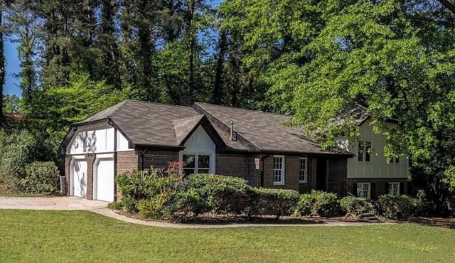 Spacious 4-Bedroom-3 Bath house
