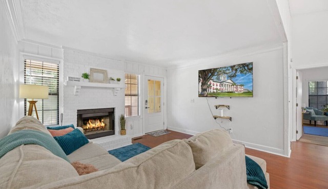 Spacious 4BR Near FSU & A&M | BBQ, Deck, Game Room