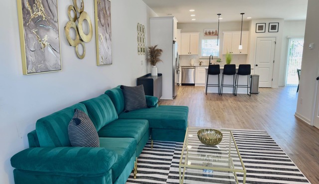 Spacious 5-bedroom house in Prime Charlotte Location with Garage & Fenced Yard