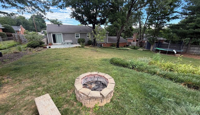 Spacious 5-bedroom house with fenced in backyard in Roanoke, Virginia.