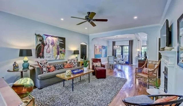 Spacious 6BR Family Retreat | Parking | Near Uptown & Medical Centers
