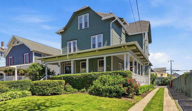 Spacious 9-bedroom house in perfect Asbury Park two blocks from the beach