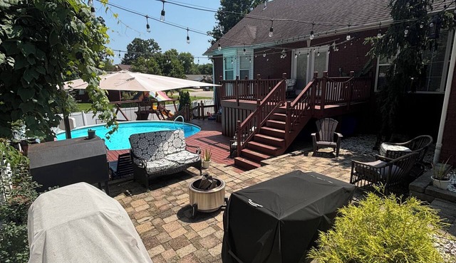 Spacious Basement Retreat Theater Pool Hot Tub
