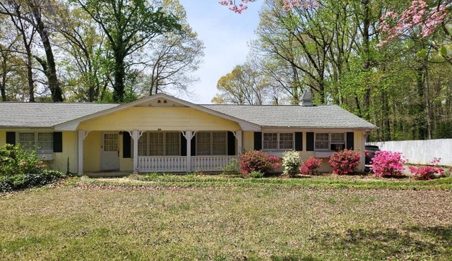 Spacious ranch home near Stone Mountain Park