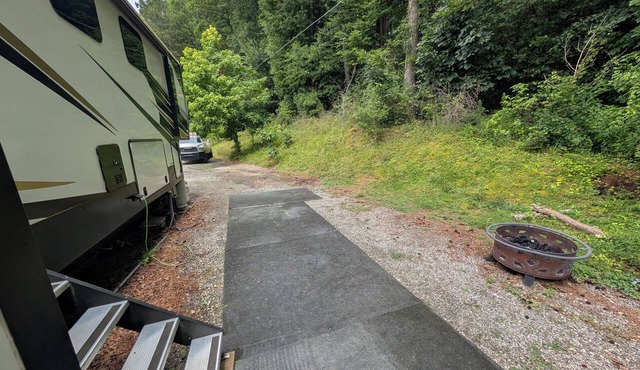 Spacious Stationary RV for Traveling Professionals