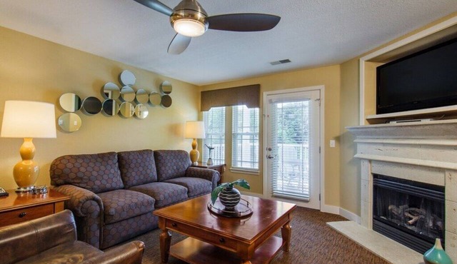 Spacious Studio | Holiday Hills