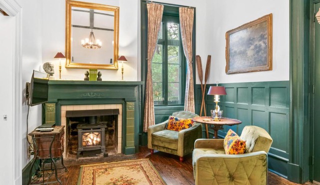 Spacious Studio on Historic Inn Property