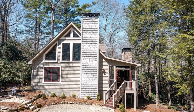Special Offer Creekside Highlands Cabin: Mountain View and Hot Tub.