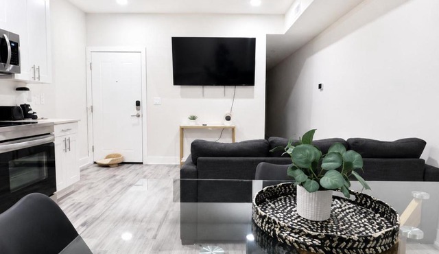 Specious 2BR-2BA UPenn, Central, Wi-Fi, 5 Sleep