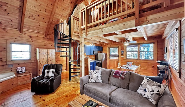 Spend Labor Day at The Deer- Fiber Wifi! - Close to Callaway Gardens