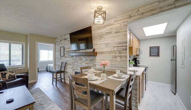 Steps to Eats & Shops! Stylish Gatlinburg Condo
