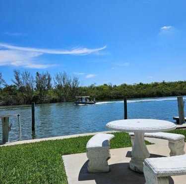 Steps to Gulf - Waterfront - Pool