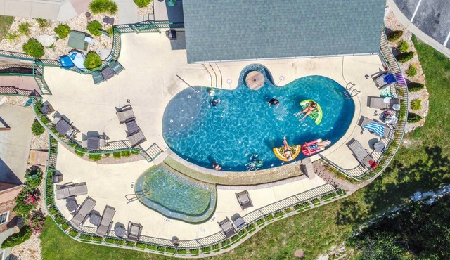 Stone Cliff Relaxation w/Resort Amenities!