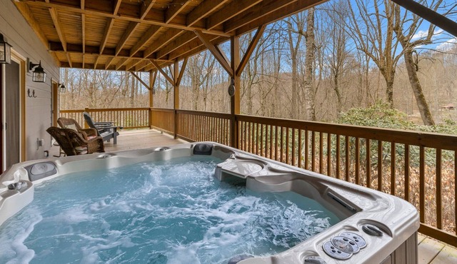 Streamside on the 18th Fairway at Wolf Laurel Resort - Ski/HIKE/Swim/GOLF/Dine