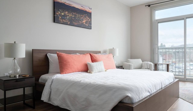 Studio King Suite with Kitchen | 302