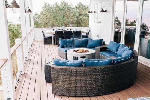 Stunning Bay Front Escape Private Beach