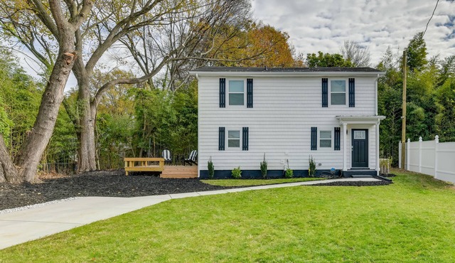 Stunning Charlotte Retreat ~ 2 Mi to City Center!