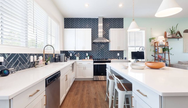Stylish Townhome Minutes From Grant Park and Steps From the ATL BeltLine!