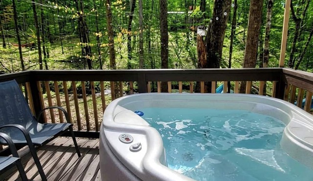 Suches Glamping Escape in Pet-Friendly Tiny House Rental for Two