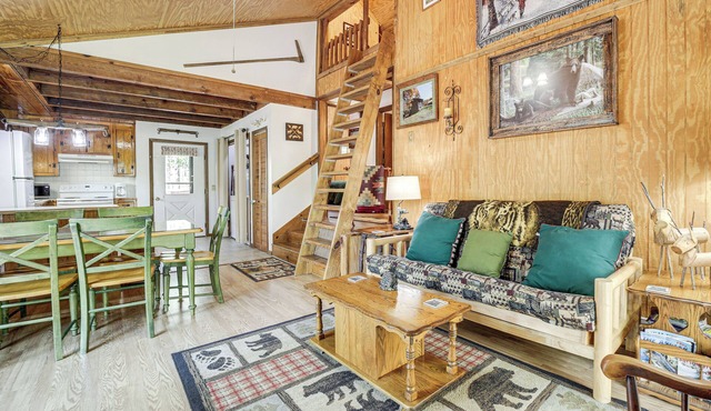 Summer Creekside Cabin Retreat w/Deck
