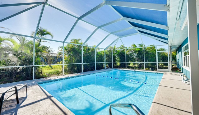 Sunny Florida Getaway Minutes from Gulf Beaches