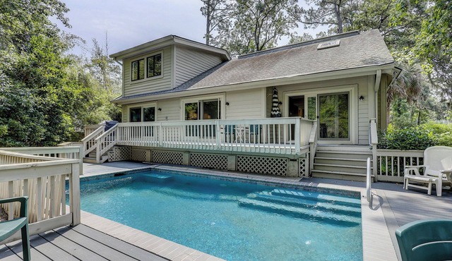 Sunset Rentals | 8 Rice Lane | Dog Friendly