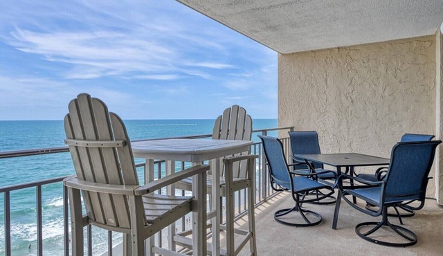 Surf Master 910 Beautifully Renovated 2-Bedroom Oceanfront Condo