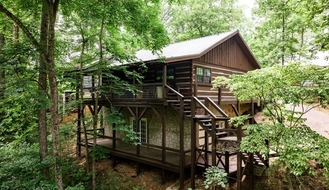 Sycamore at Springdale: Resort Cottage with Golf and Pool Access!