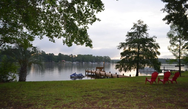 Taw Caw Creek Waterfront, Dock, Sandy Beach, Minutes To Big Water! NO PETS
